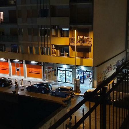 Appartamento Claudia Барі Екстер'єр фото